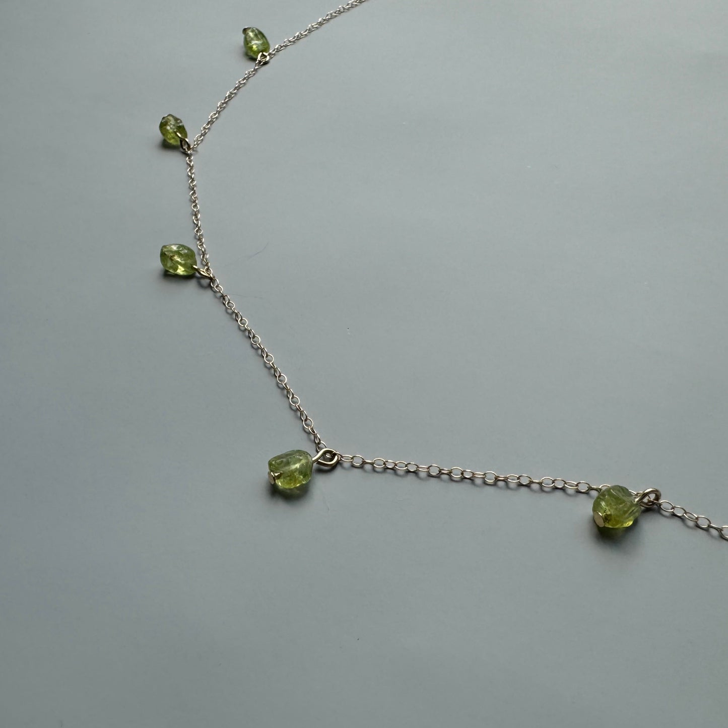 Nereid long necklace with peridot