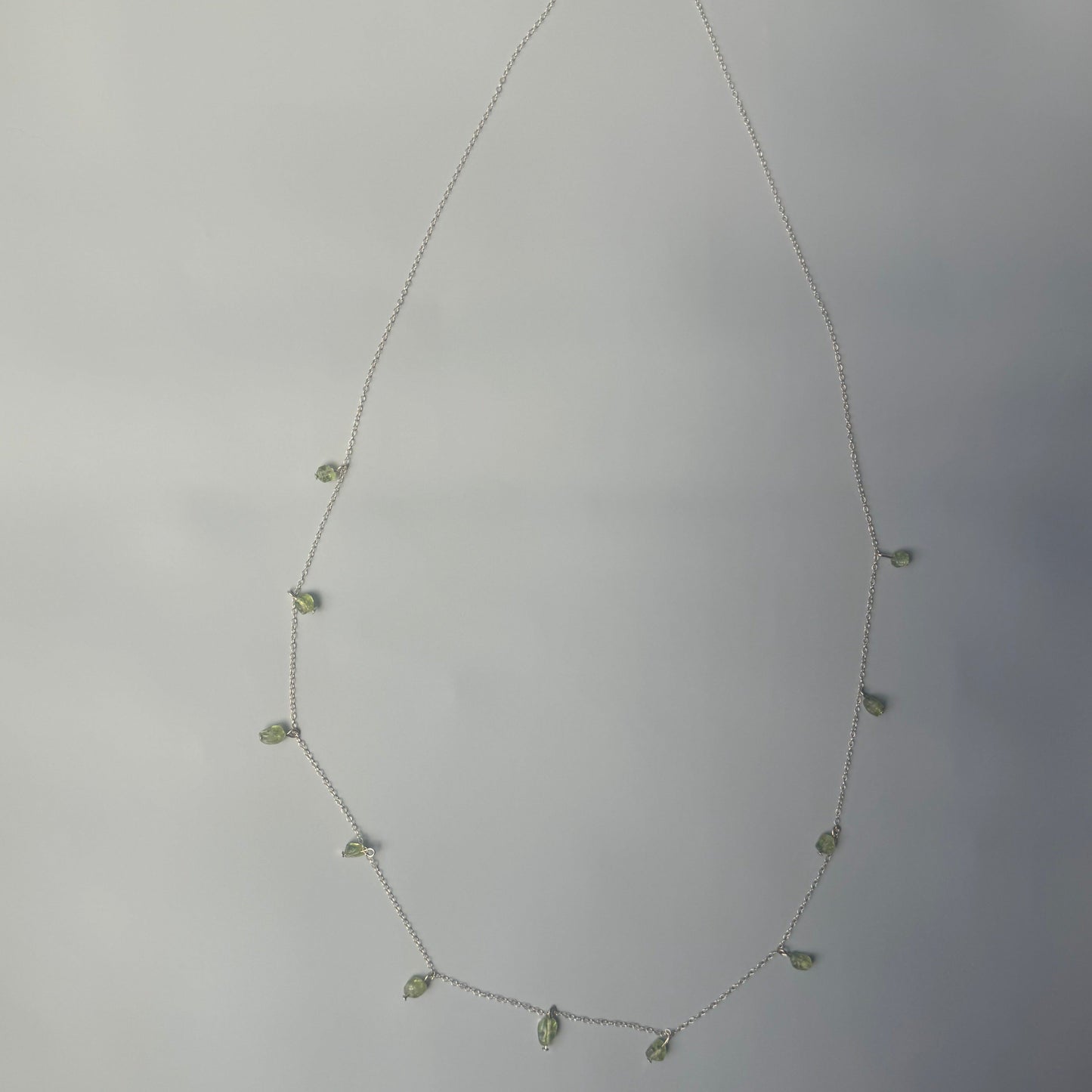 Nereid long necklace with peridot